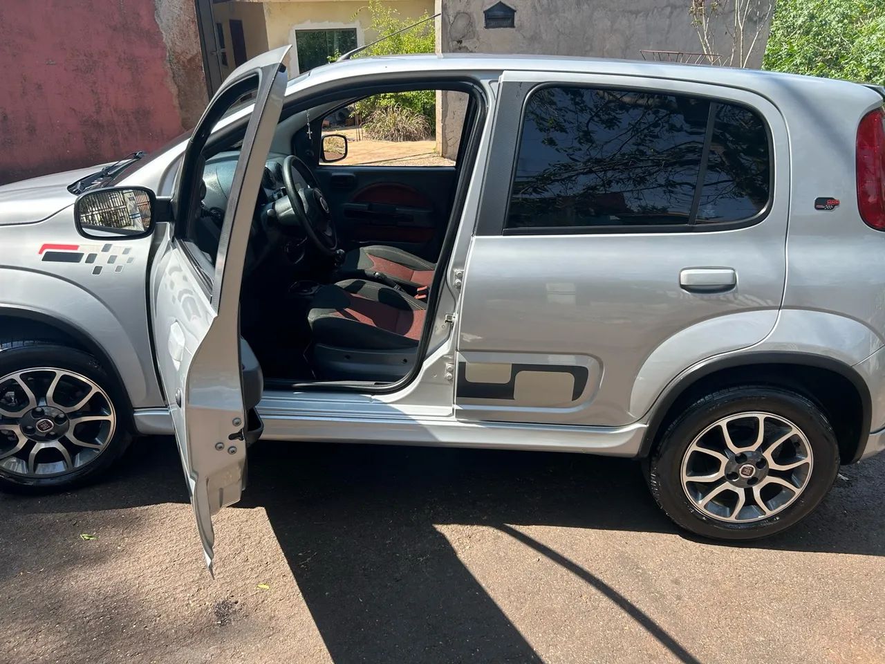 Fiat Uno Sporting 1.4 EVO Fire Flex 8V 4P 2012 - Foto 4