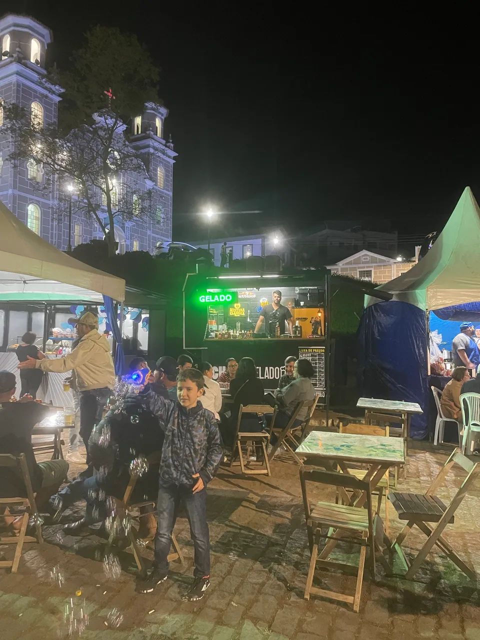 Trailer com chopeira e churrasqueira  - Foto 3