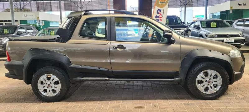 Fiat Strada Adventure1.8/ 1.8 Locker Flex CD 2011 - Foto 3