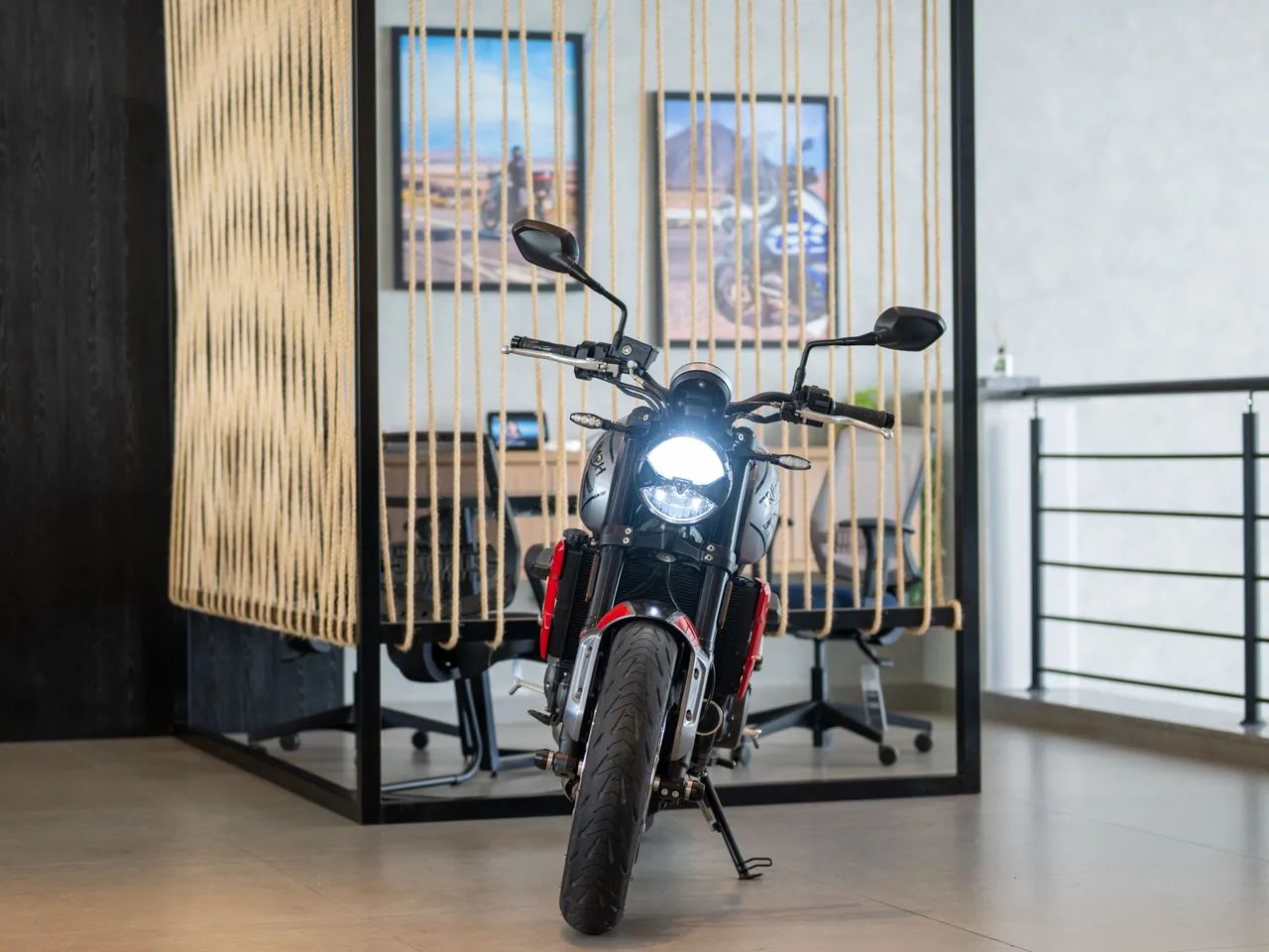TRIUMPH TRIDENT 660 2024 - Foto 4