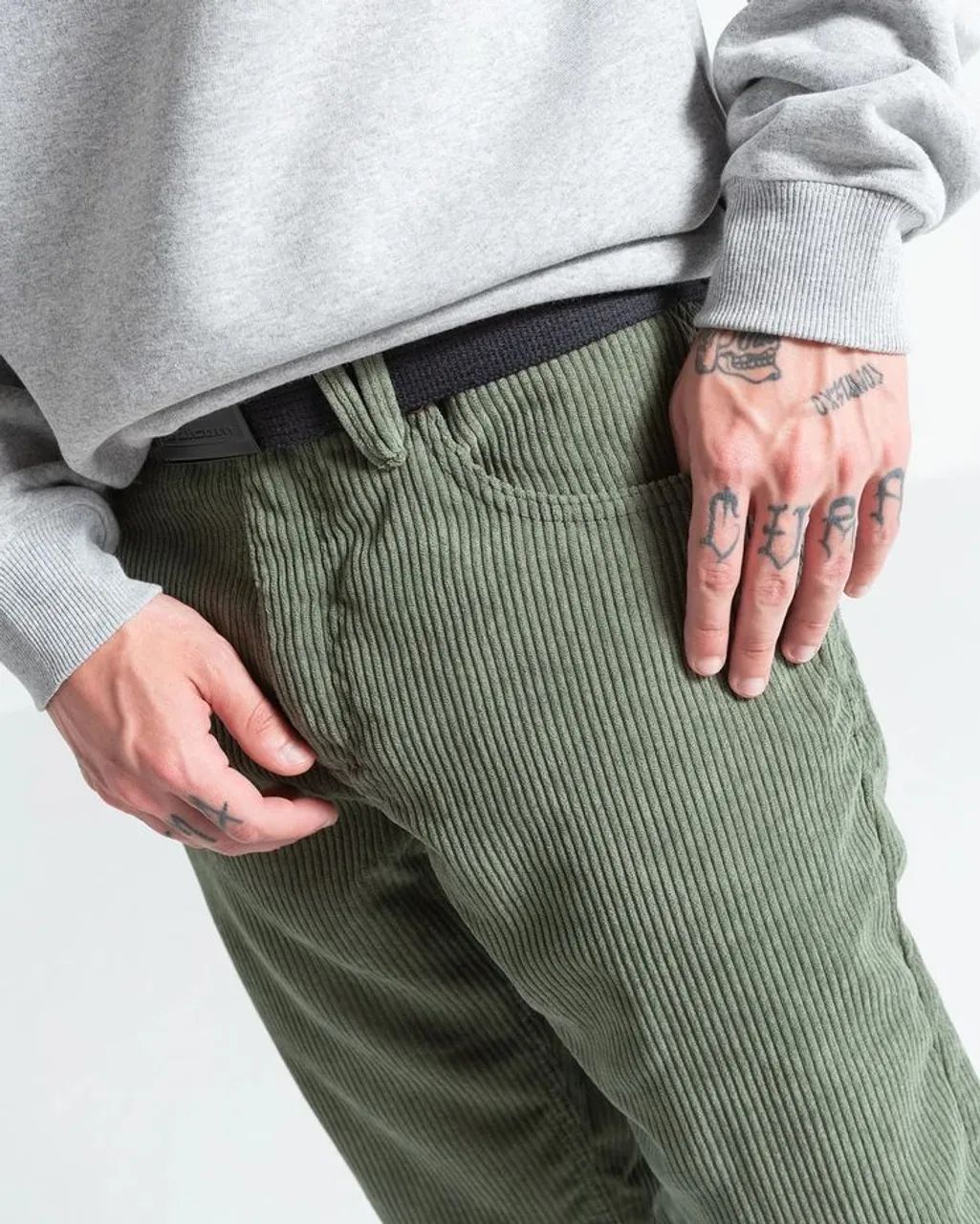 CALÇA VOLCOM SOLID CORD KINKADE VERDE NOVA