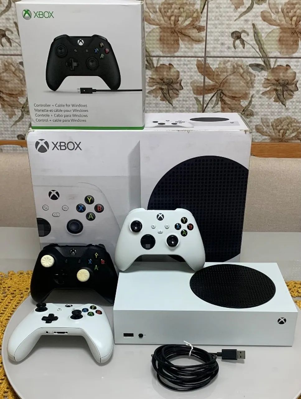 Xbox Series S - Completo + 3 Controles - Consoles de Vídeo Game