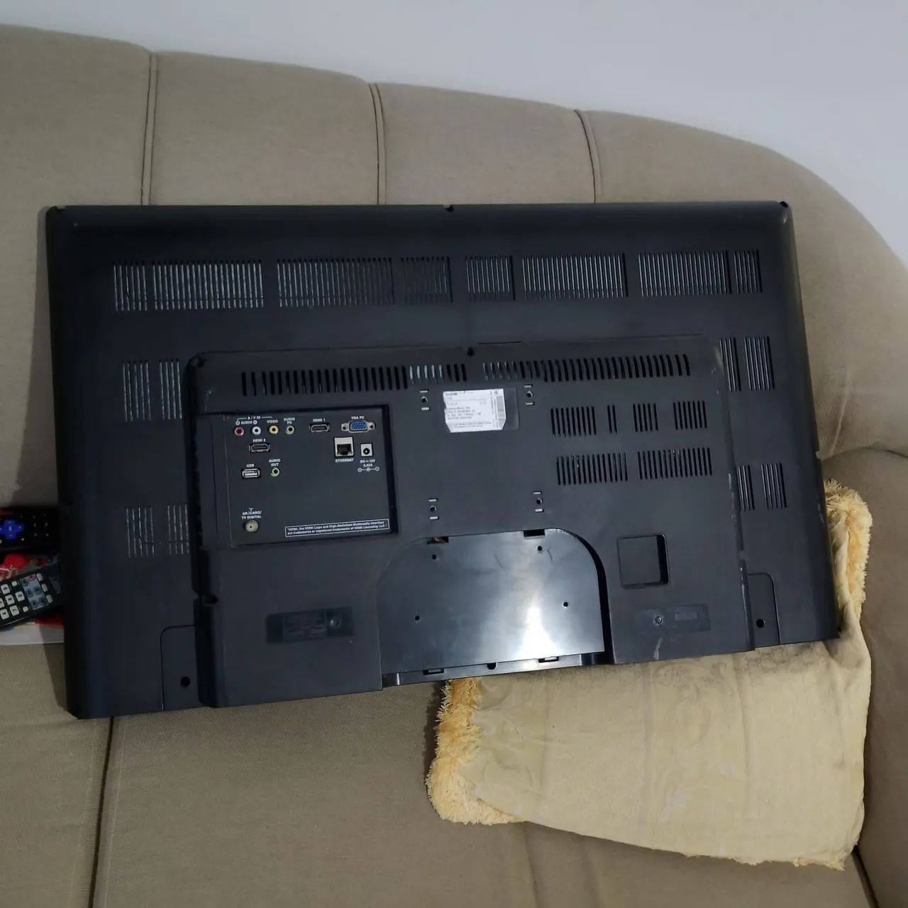Tv CCE 32 polegadas sem fonte com defeito  - Foto 3