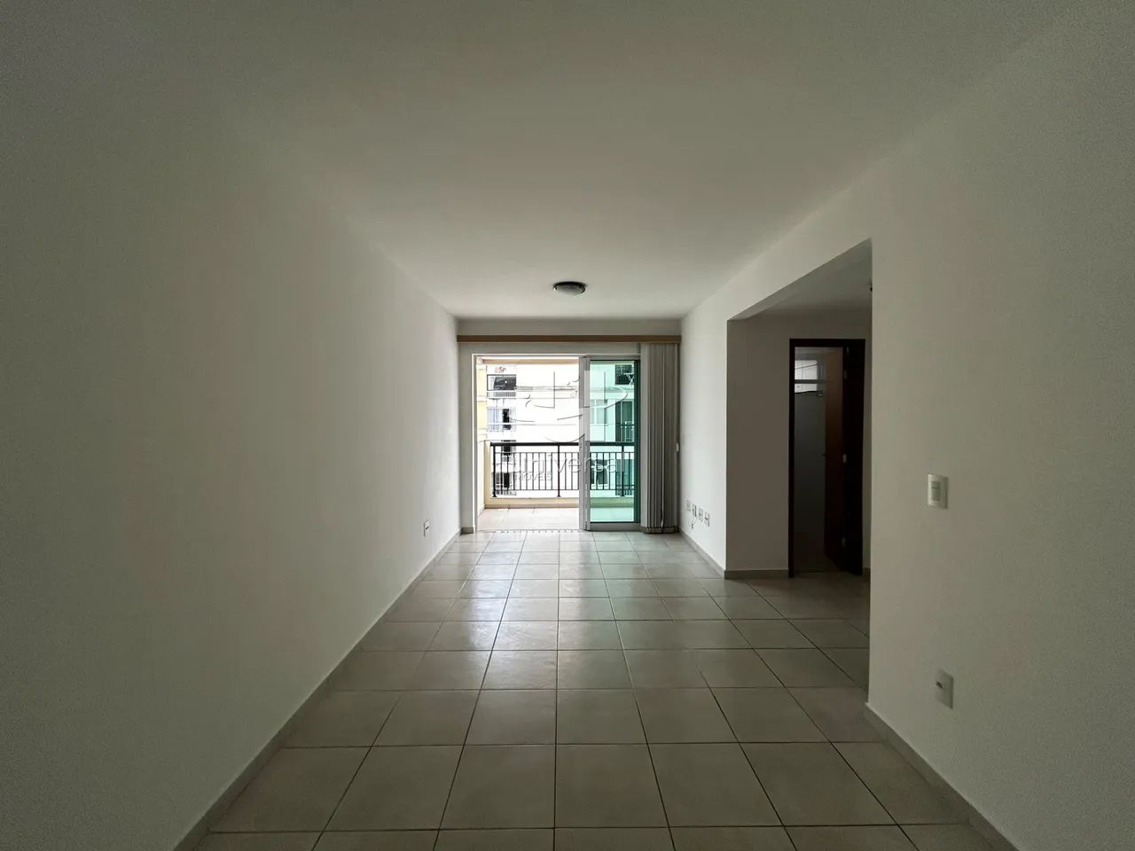 Apartamento de 2 Quartos com Planejados e Vaga no Centro - Foto 2