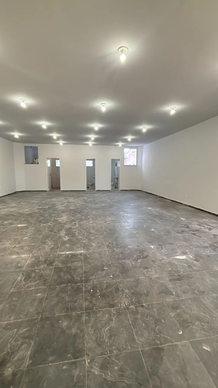 Sala com 110 m2 - com cozinha e dois banheiros  - Excelente localização