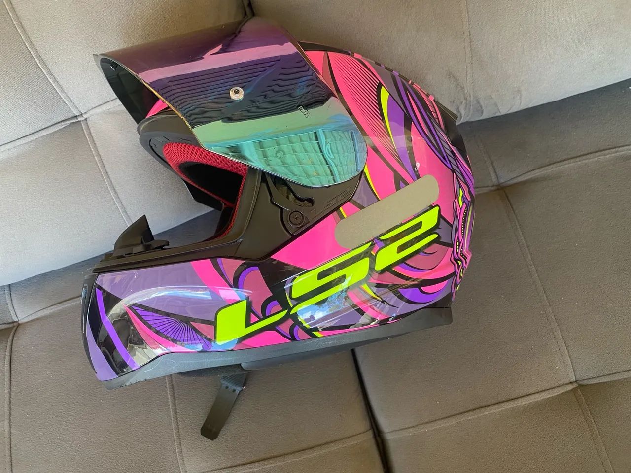 VENDO CAPACETE LS2 ATHENA - Foto 4