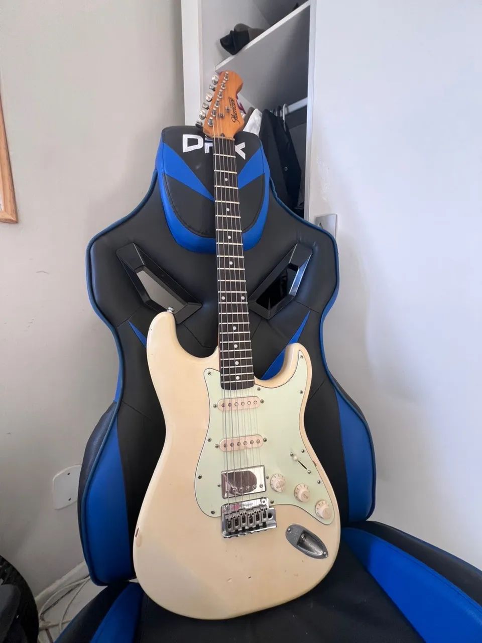 Hurricane Japan + Custom Pickups Mateus Asato - Instrumentos