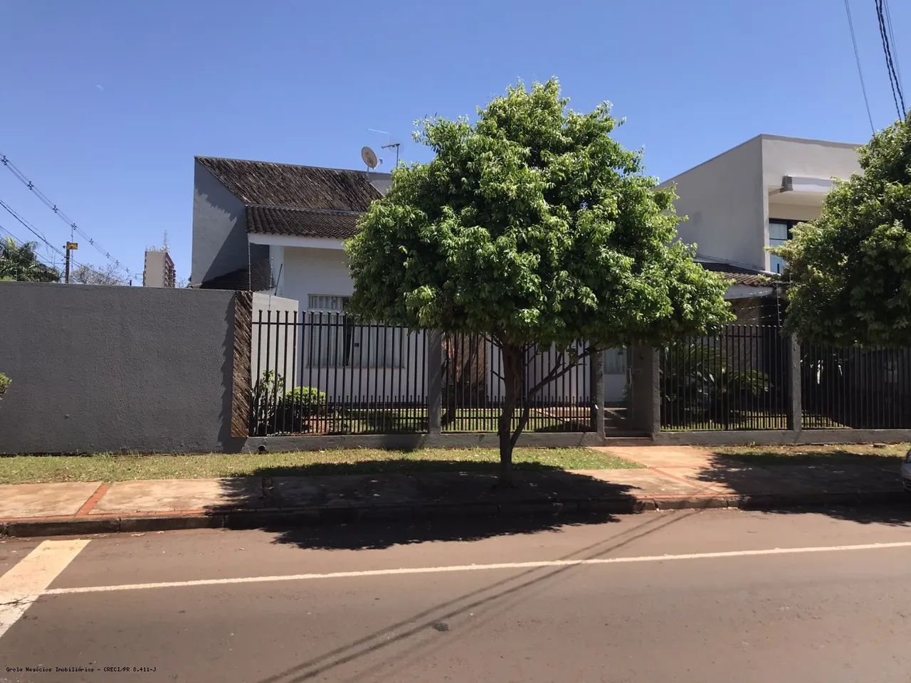 Casa à Venda no Centro de Campo Mourão | Oportunidade - Foto 2