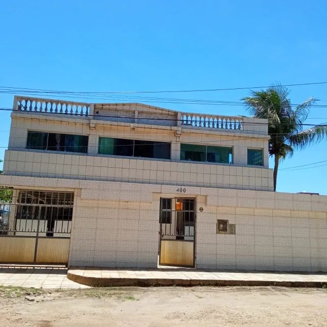Alugo quarto em casa com piscina