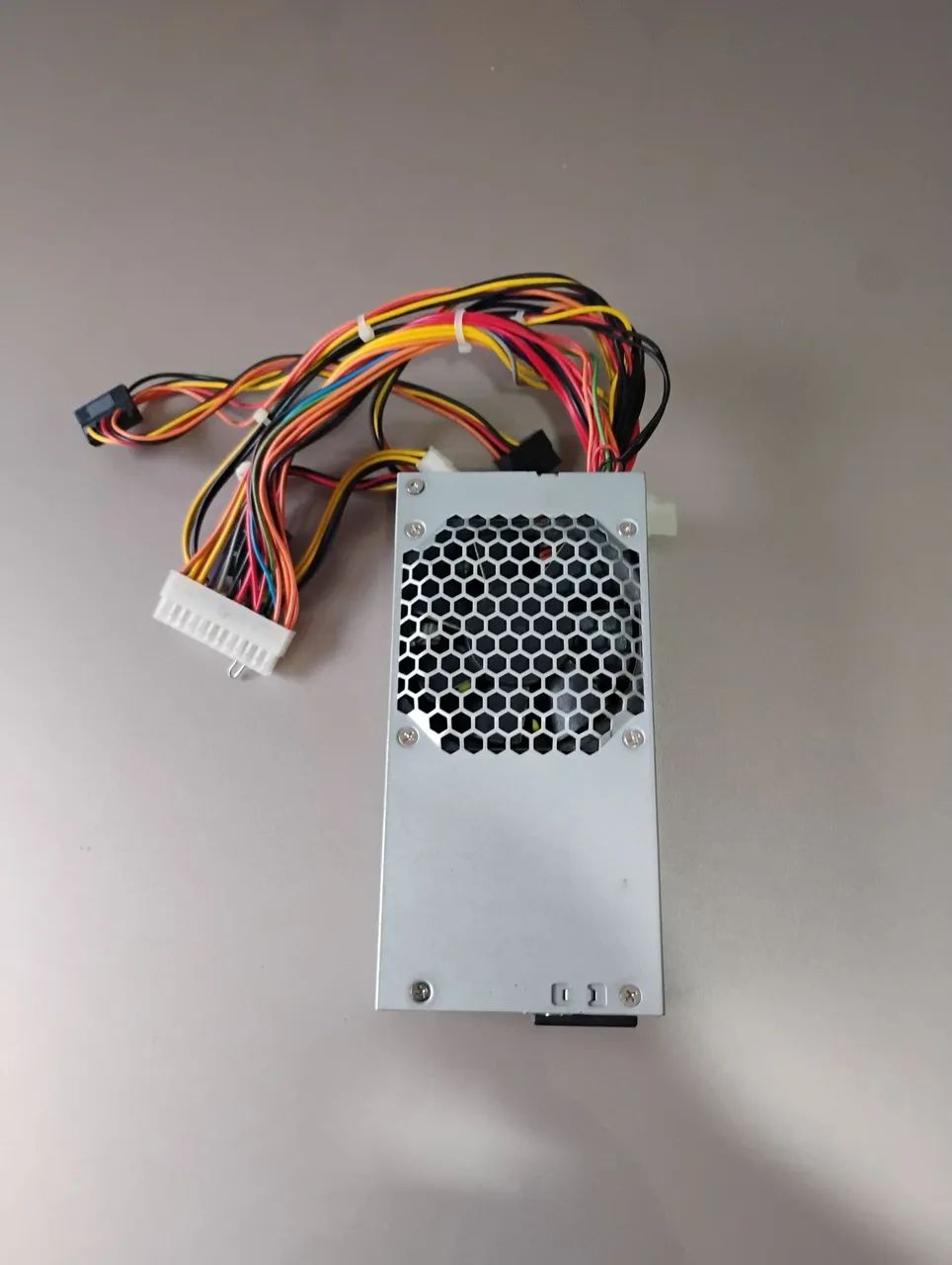 Fonte Pc  Delta modelo DPS 250AB leia a descrição  - Foto 3