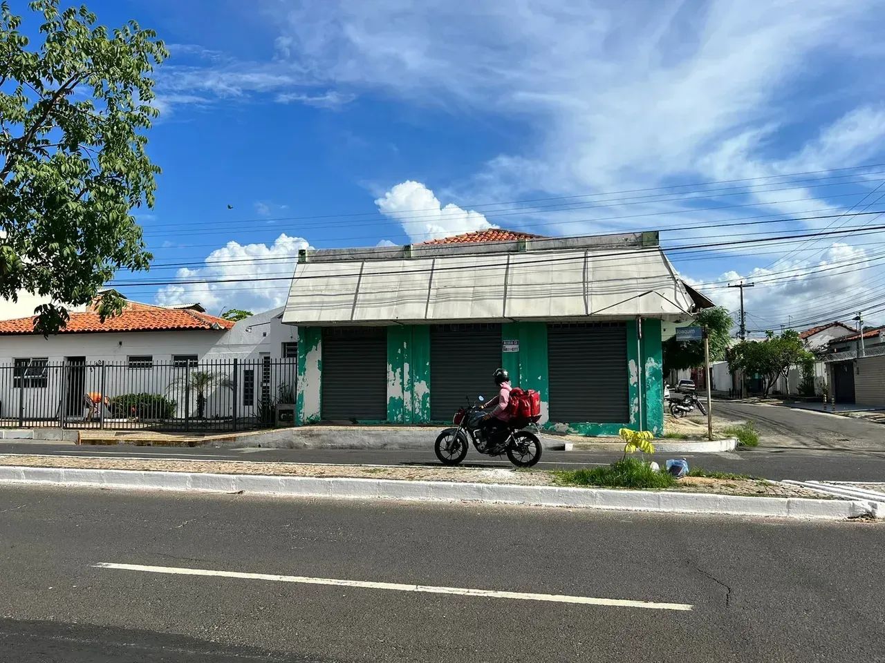 PONTO COMERCIAL NA AVENIDA JOAQUI RIBEIRO