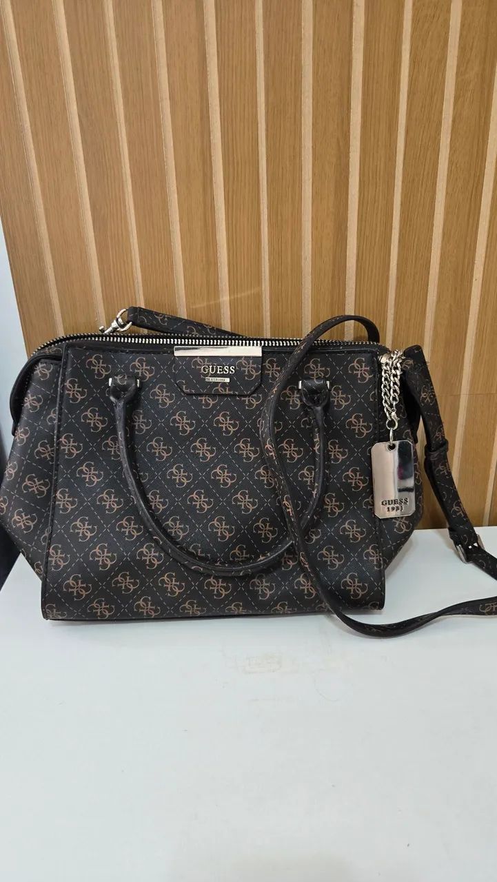 Bolsa Guess transpassada 