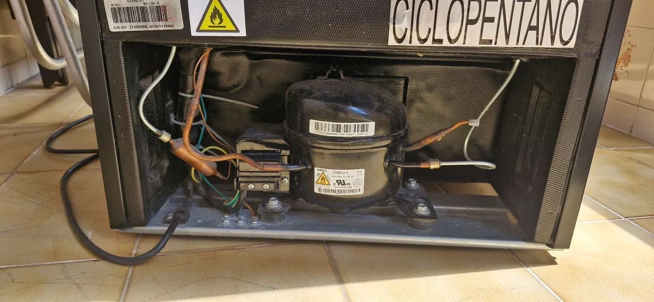 Frigobar Midea 124l Black - Foto 3
