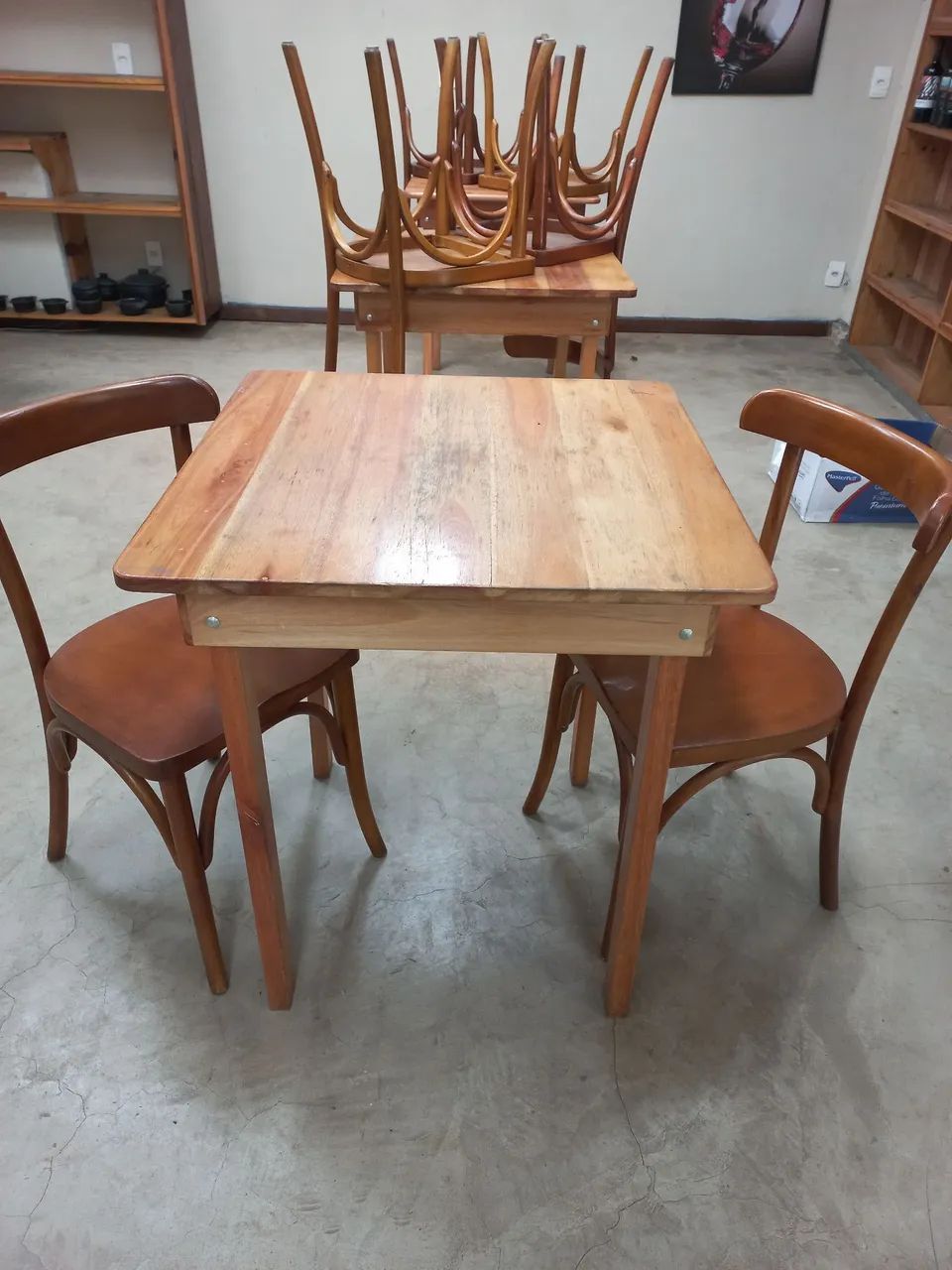 Vendo mesa de madeira para restaurante e lanchonete