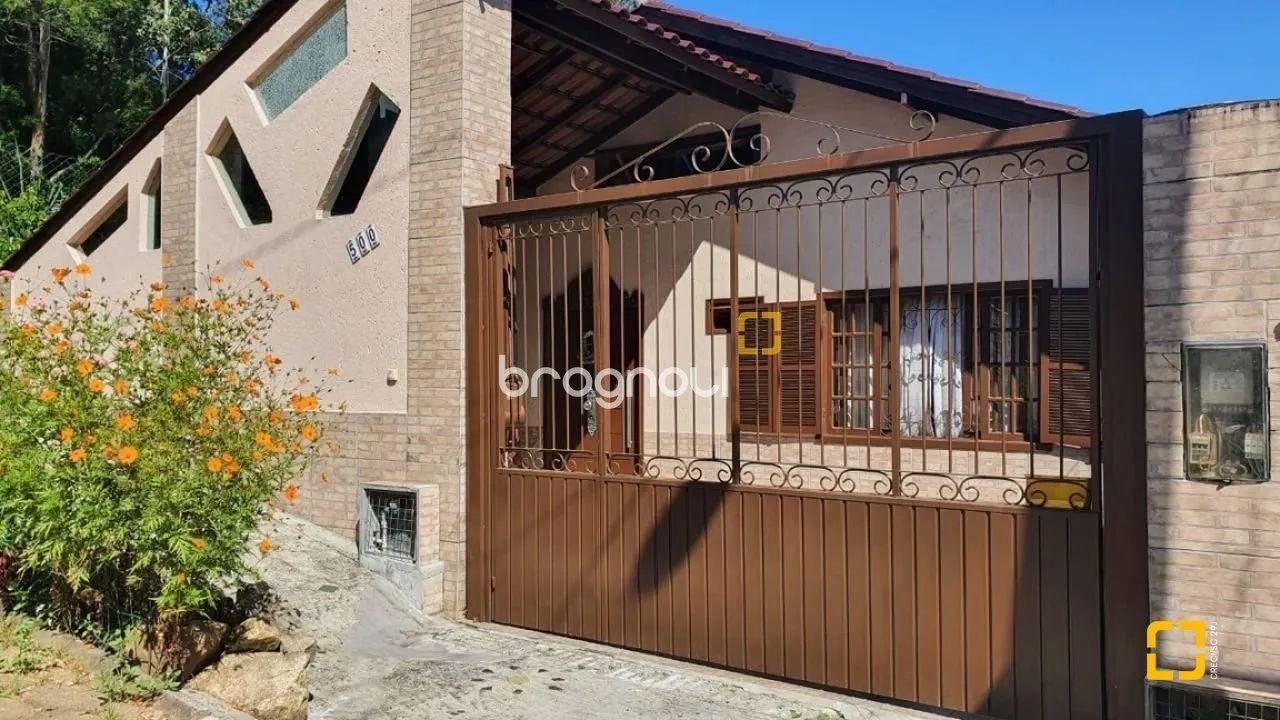 Casa à venda no bairro Carvoeira em Florianópolis