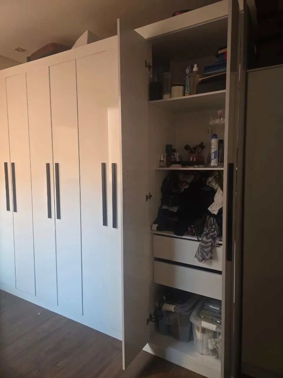 OFERTA IMPERDÍVEL GUARDA ROUPA 8 PORTAS - Foto 2