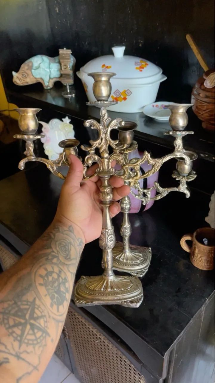 Lindo par de castiçal em bronze antigo - Foto 2