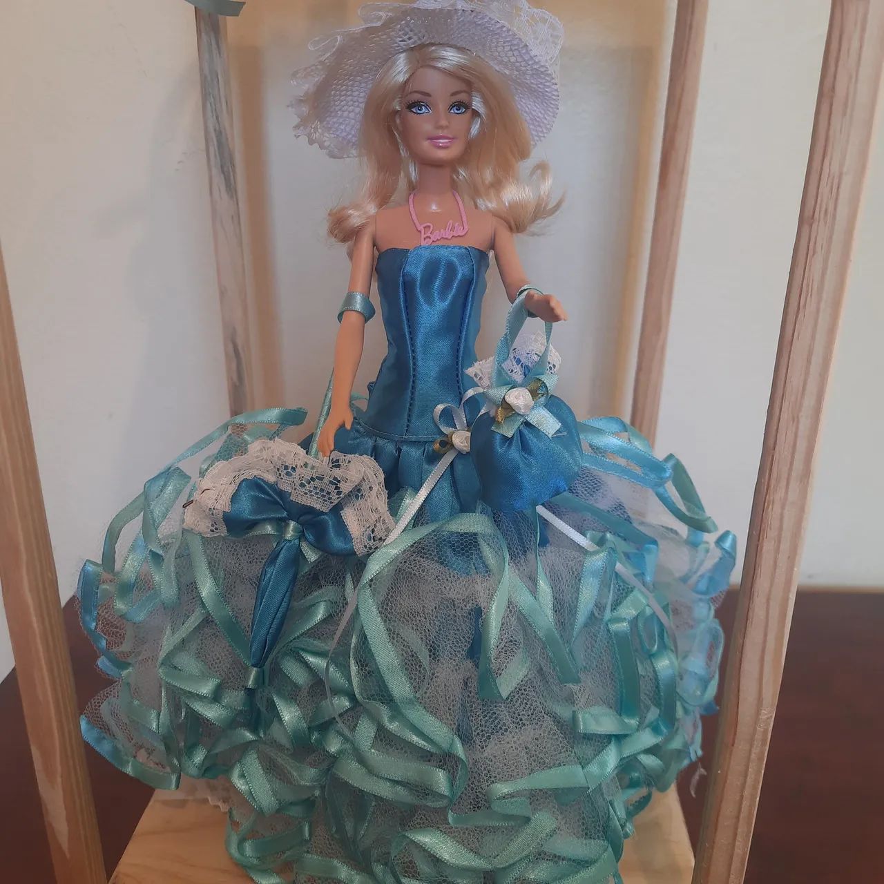 Boneca Barbie Dama de Época 