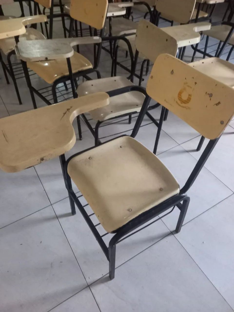 Cadeiras escolares (Unitário)