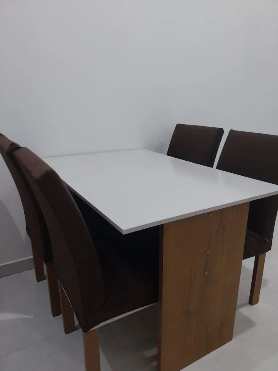 Mesa com 4 Cadeiras