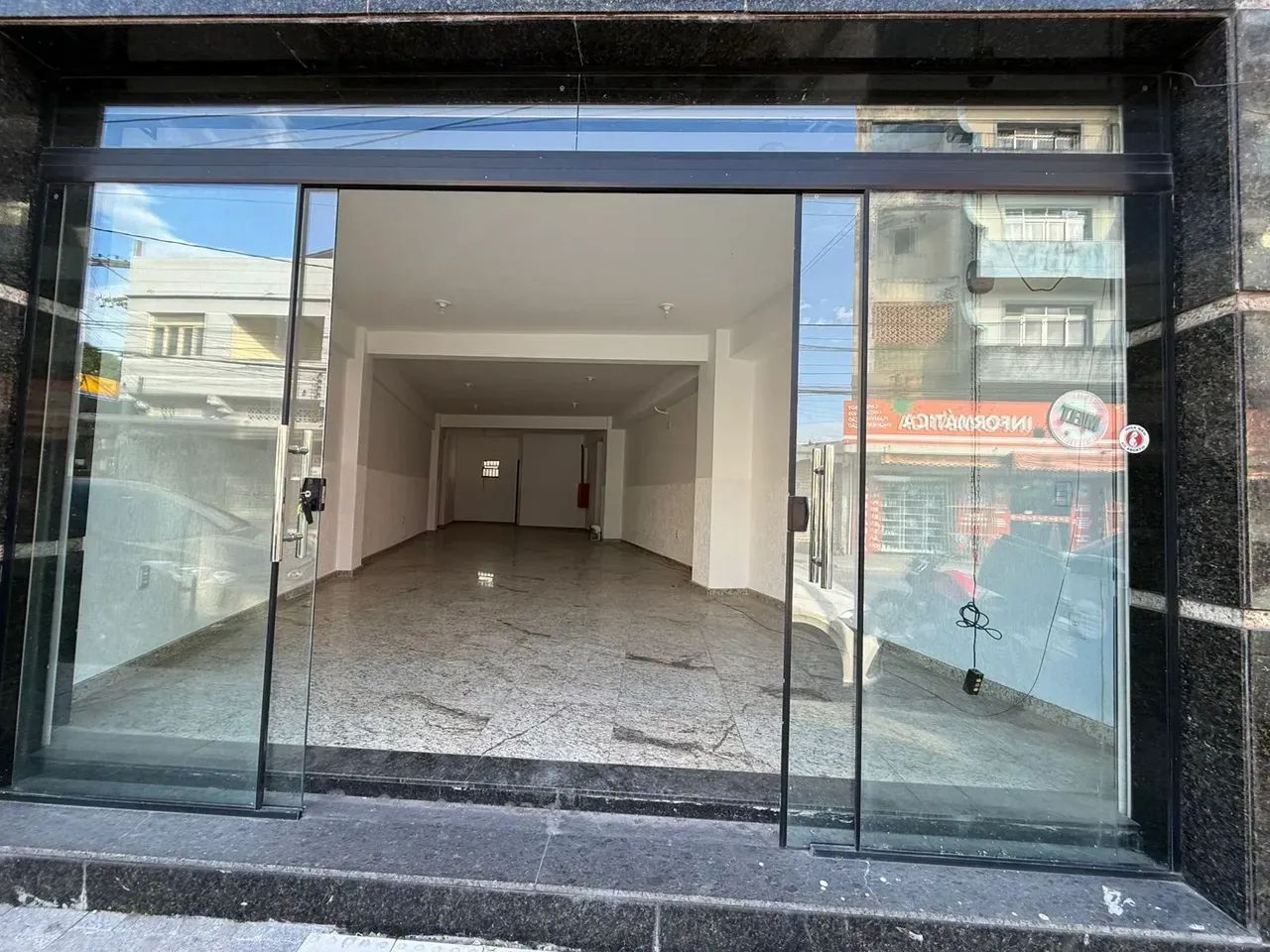 Salas e Loja Comercial para Locação  Estrutura Moderna e Excelente no Centro de Macaé - Foto 2