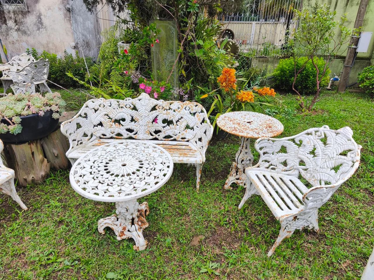 Conjunto de sofá com poltronas ferro fundido 