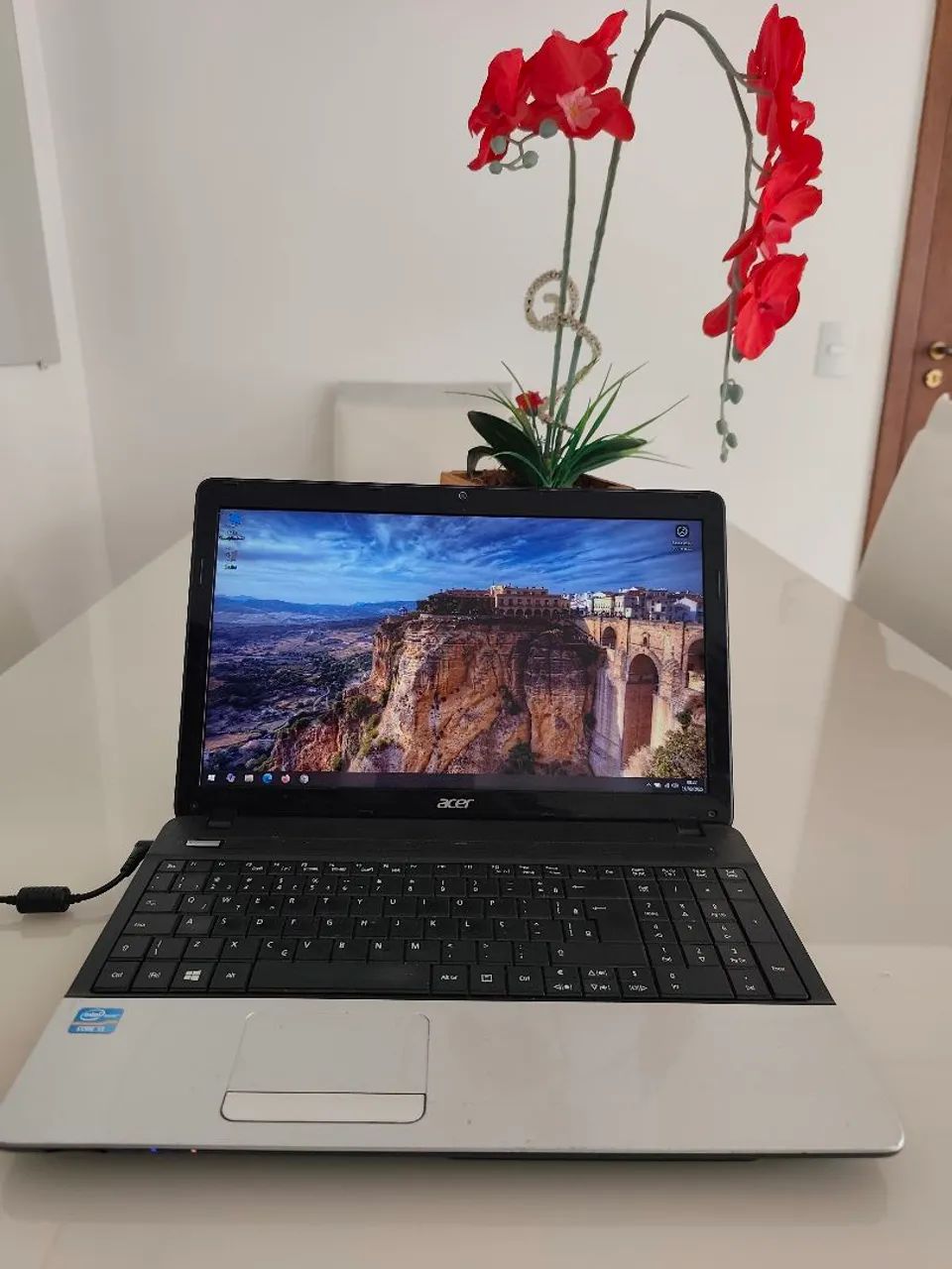 Notebook Acer i3 E1-571