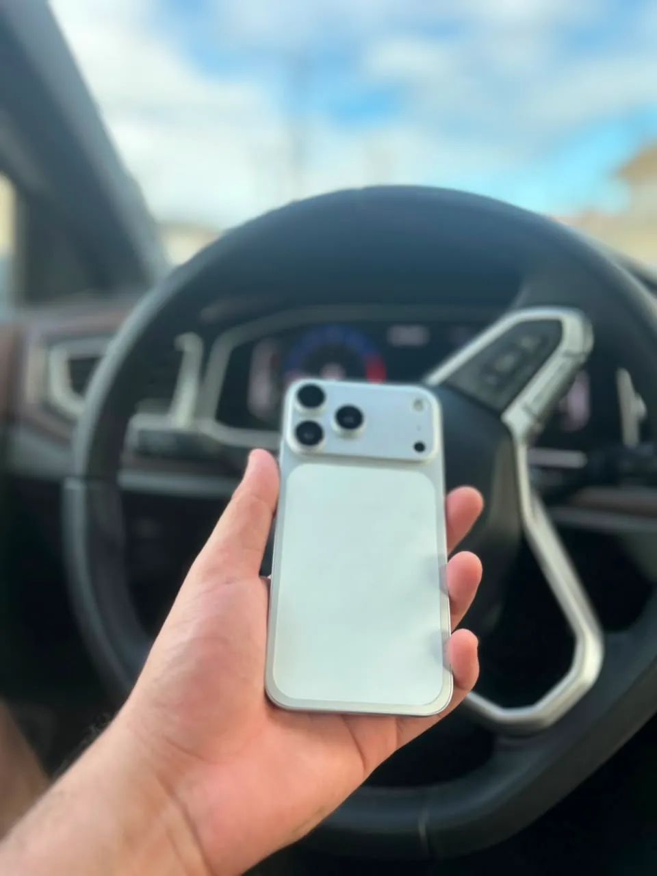 iPhone XR na carga do 17 Pro  - Foto 5