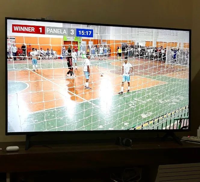 Vende-se TV TCL 40 polegadas