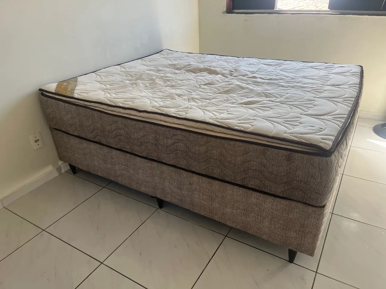 Cama Queen