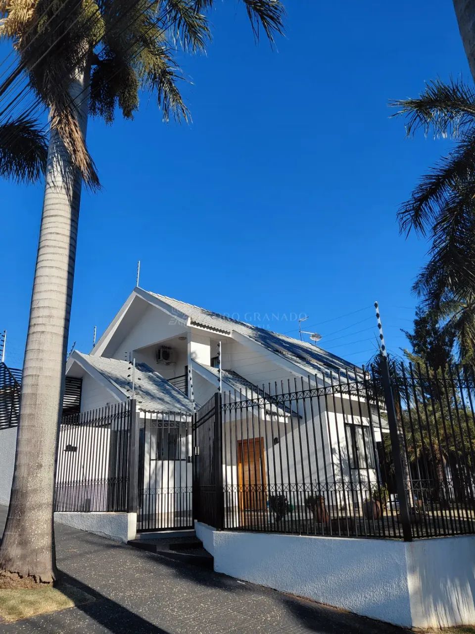 Casa ampla terreno inteiro área gourmet e piscina - Foto 2