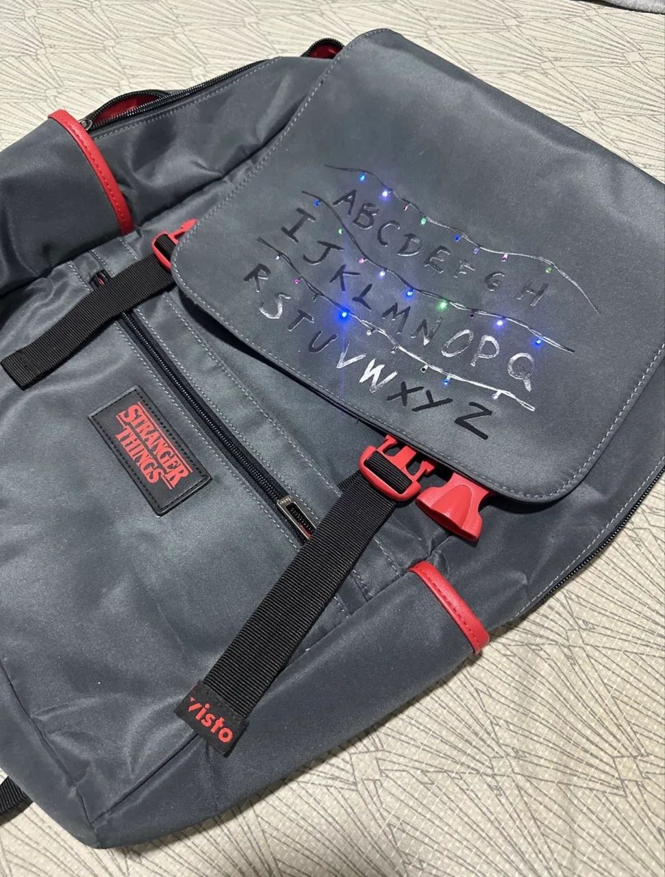 Mochila com led Stranger Things - Imaginarium