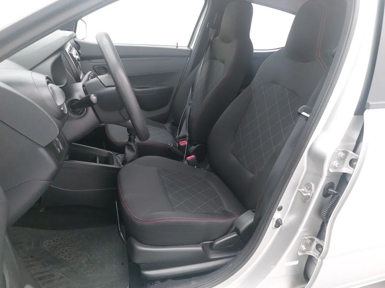 Renault Kwid 1.0 Zen, foto 16 de 18