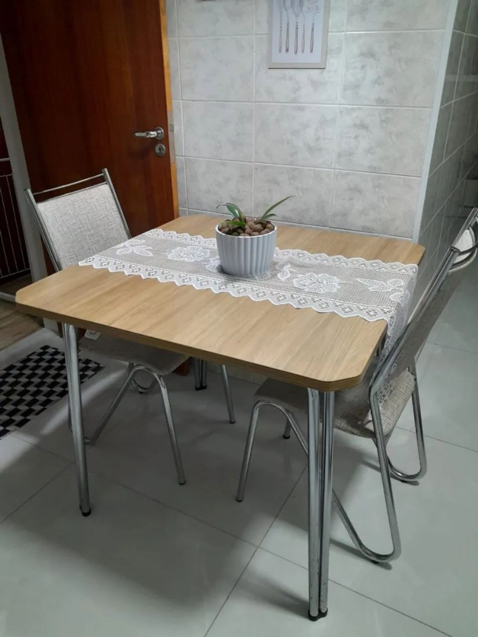 Mesa com 2 cadeiras  - Foto 2