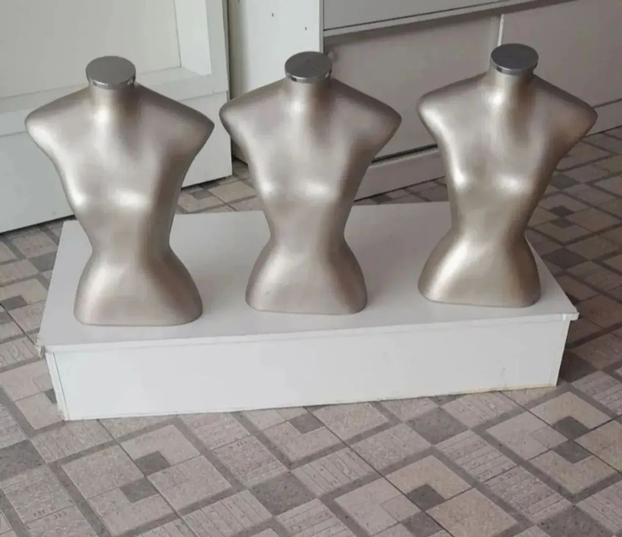 Tablado loja de roupas expositor expor manequins  - Foto 3