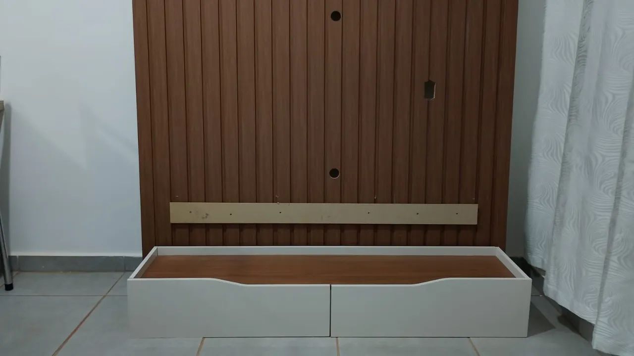 Painel de sala em perfeito estado...
