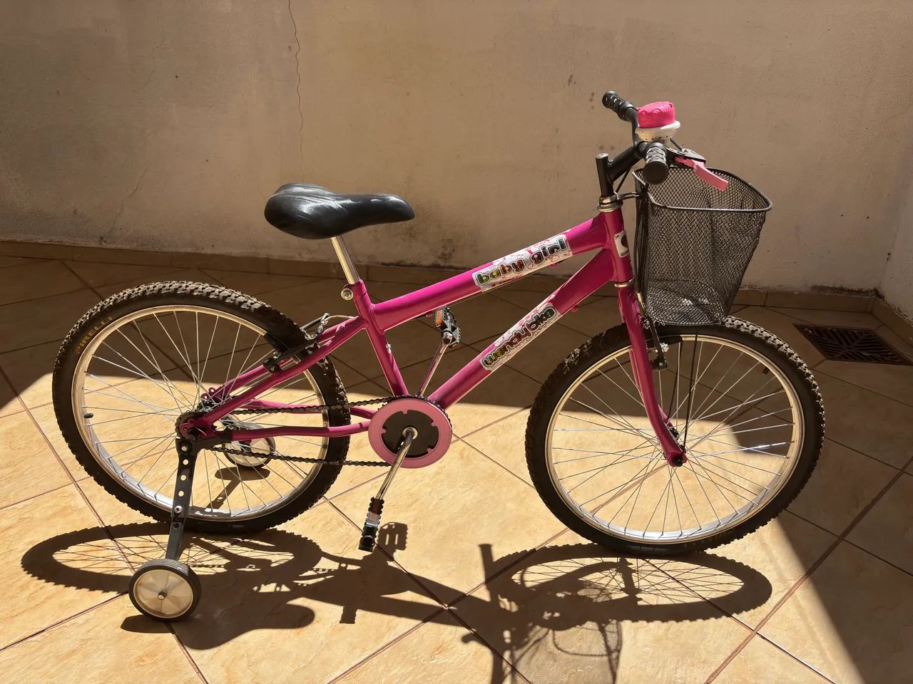 Bicicleta infantil nova com rodinhas
