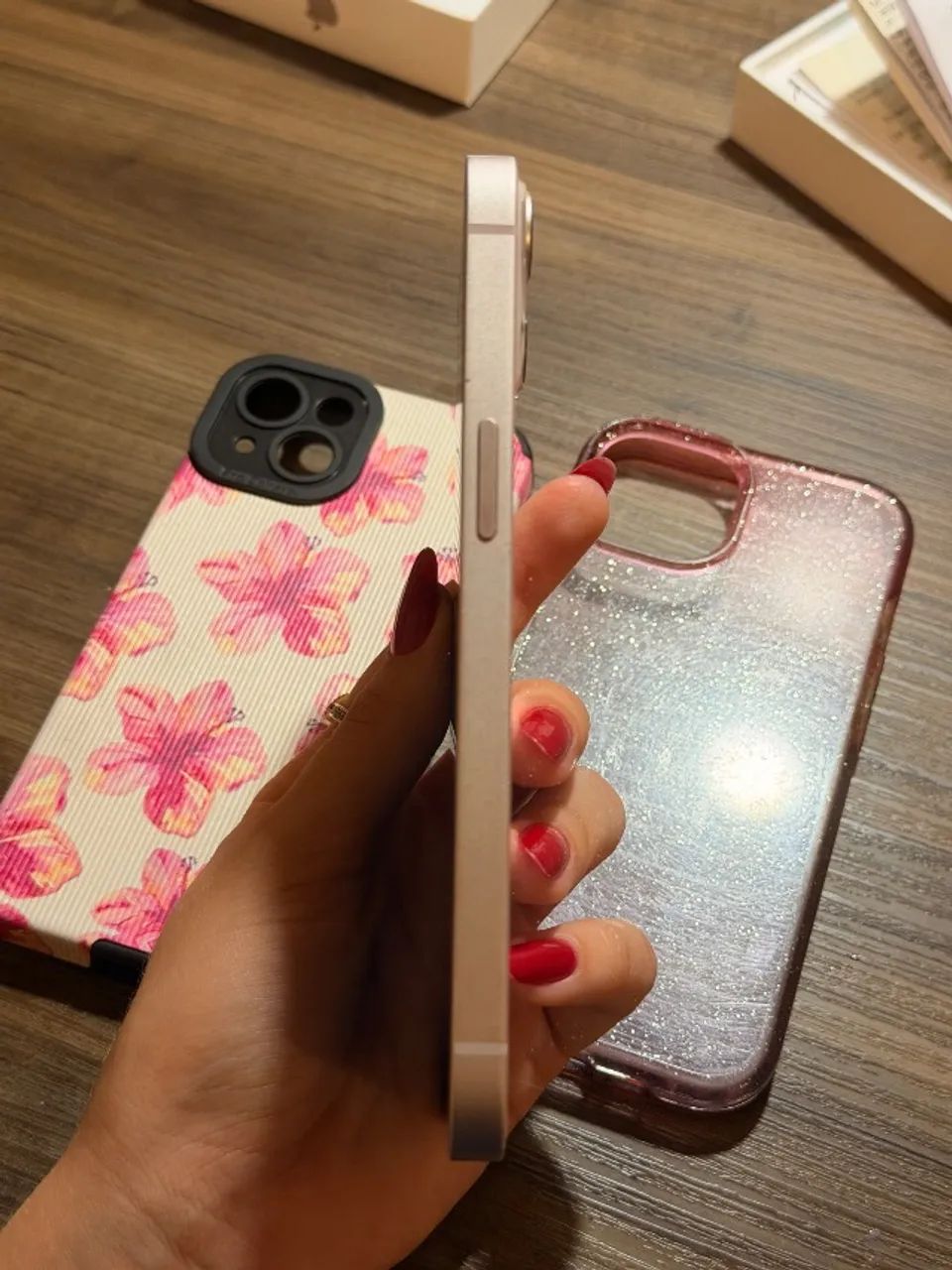 iPhone 13 - 256gb - rosa - impecável  - Foto 3