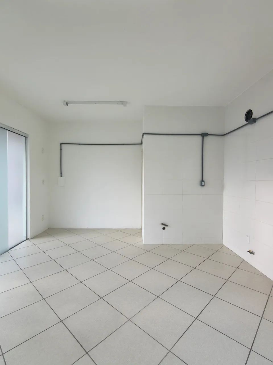 Loja comercial térrea 17m² com lavabo Centro Comercial Águia Do Sul - Campeche  - Foto 5