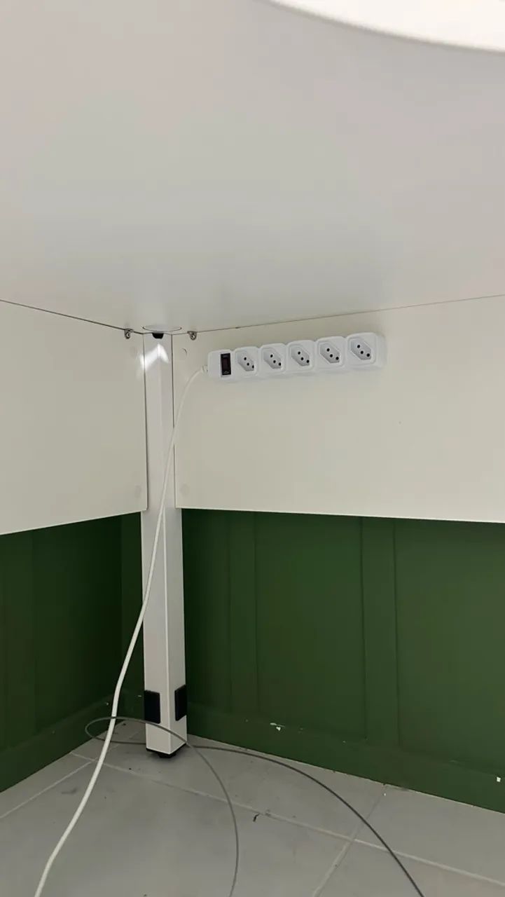 Escrivaninha com tomada - Foto 2