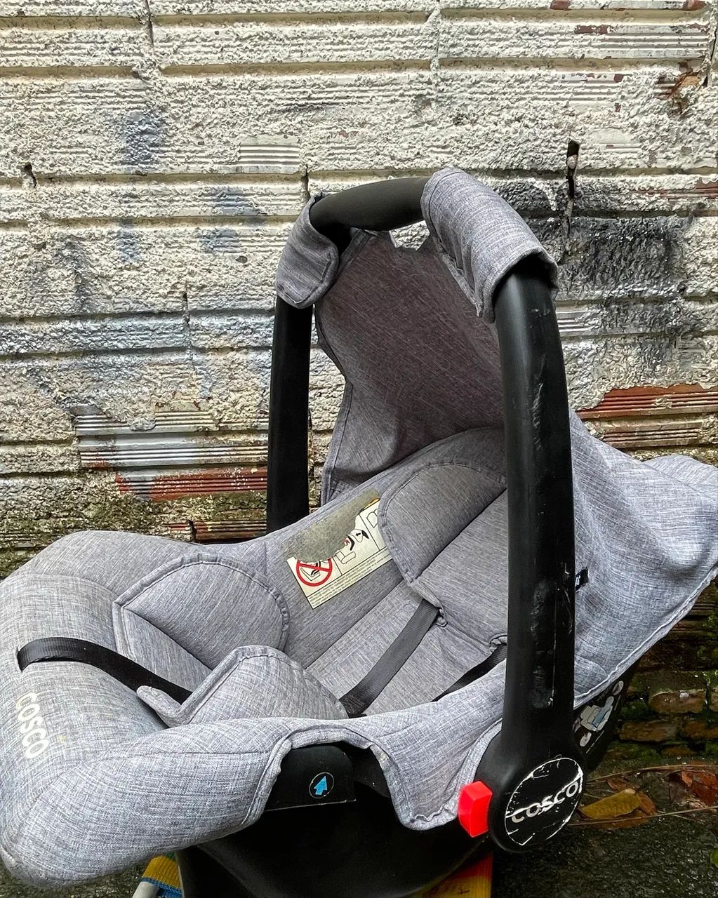 Vende-se bebê conforto Cosco cinza 
