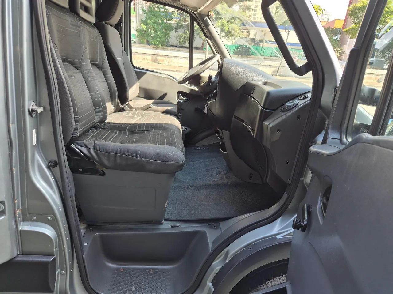 DAILY CHASSI 35S14 / HDCS CINZA 2010/2011 - Foto 5