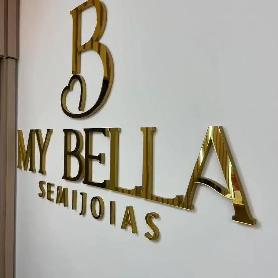 LOGOMARCAS EM PVC E ACRÍLICO