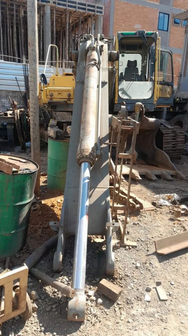 Escavadeira Volvo 240  - Foto 4
