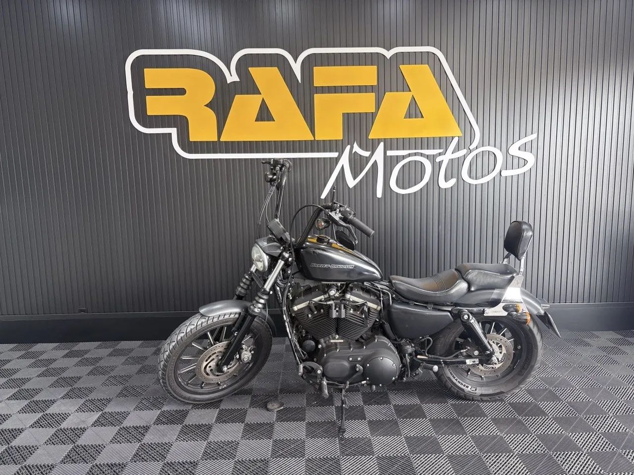 Harley-davidson Xl 883n iron 2011