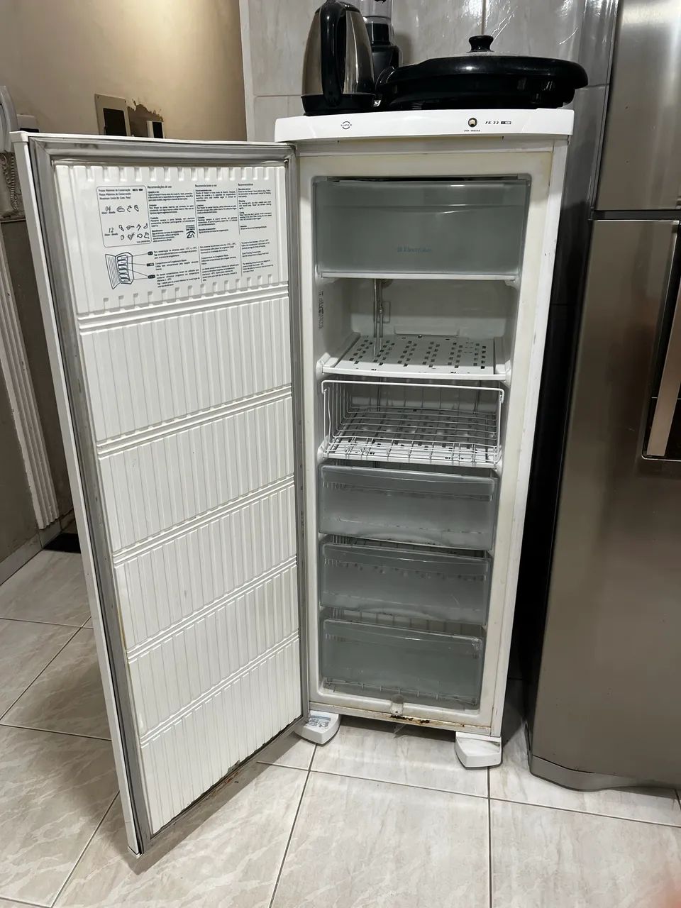 Vendo FREEZER ELECTROLUX FE 22 - Foto 2