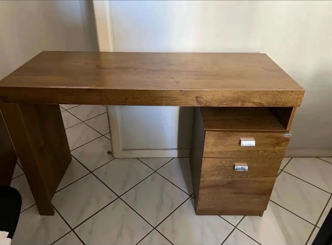 Mesa escritório com gavetas e baú - Foto 2