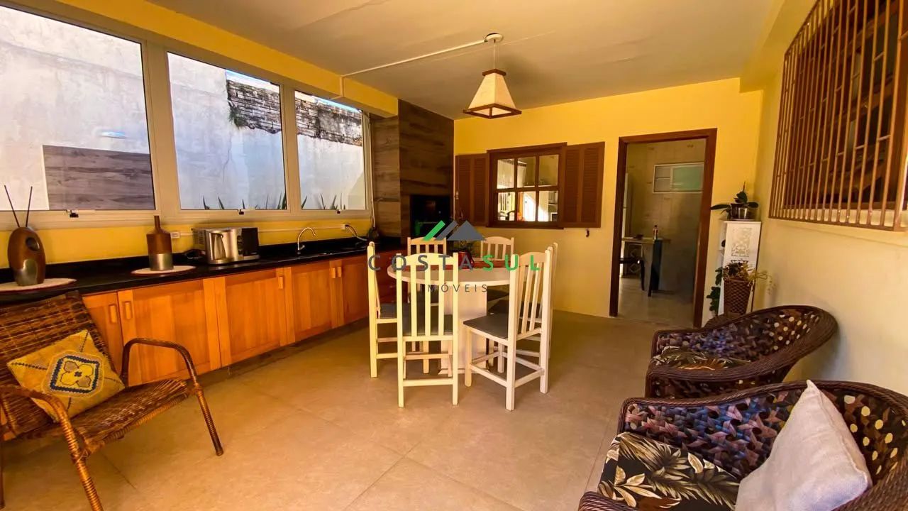 Casa térrea no centro de Garopaba,em terreno de 450m² a 480m da Praia - Foto 4
