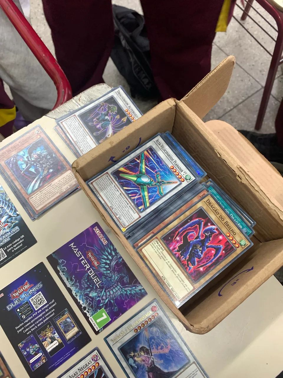 243 cartas Yu-Gi-Oh + Deck de batalha - Foto 2