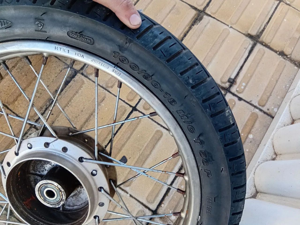 RODA DE 150 COM PNEU  - Foto 4